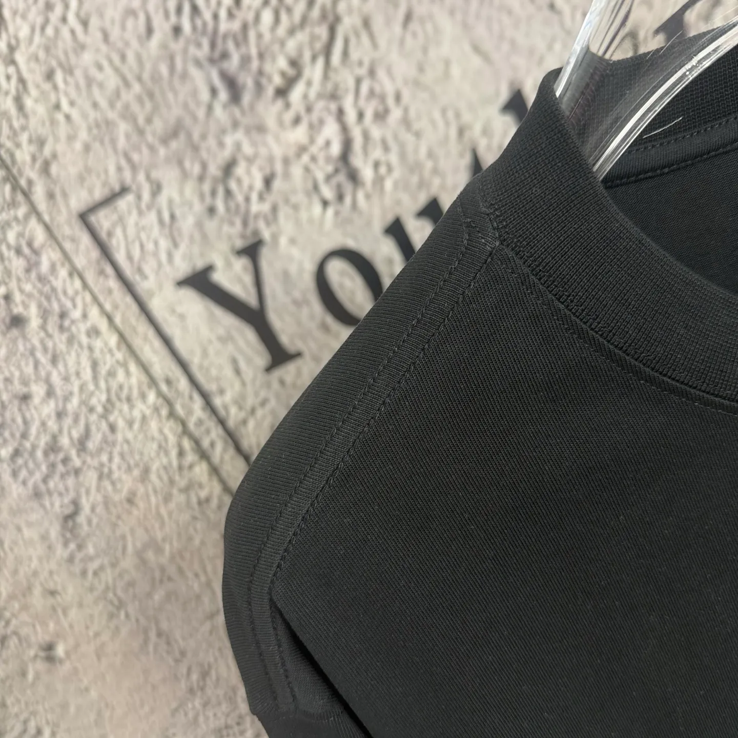 "𝙉𝙚𝙬⚜️Valentino" 2026* Autumn and Winter New Arrival Long Sleeve 350g Pure Cotton Foam Printed Men and Women Same Style Size: S M L XL XXL Color: White Black Coffee Brown